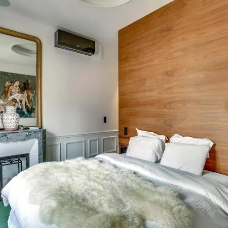Apartment Luxurious Penthouse Near Champs Elysees And Front Of Eiffel Tower Apartment News