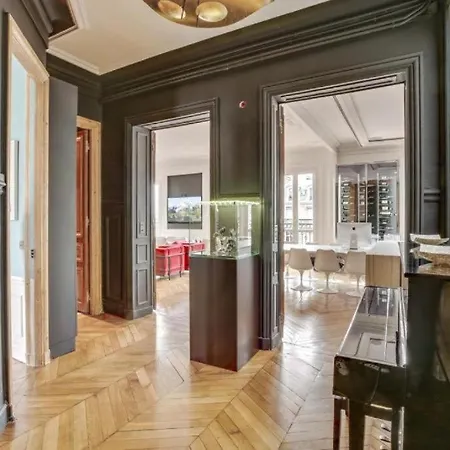 Luxurious Penthouse Near Champs Elysees And Front Of Eiffel Tower Apartment News Apartment Paris
